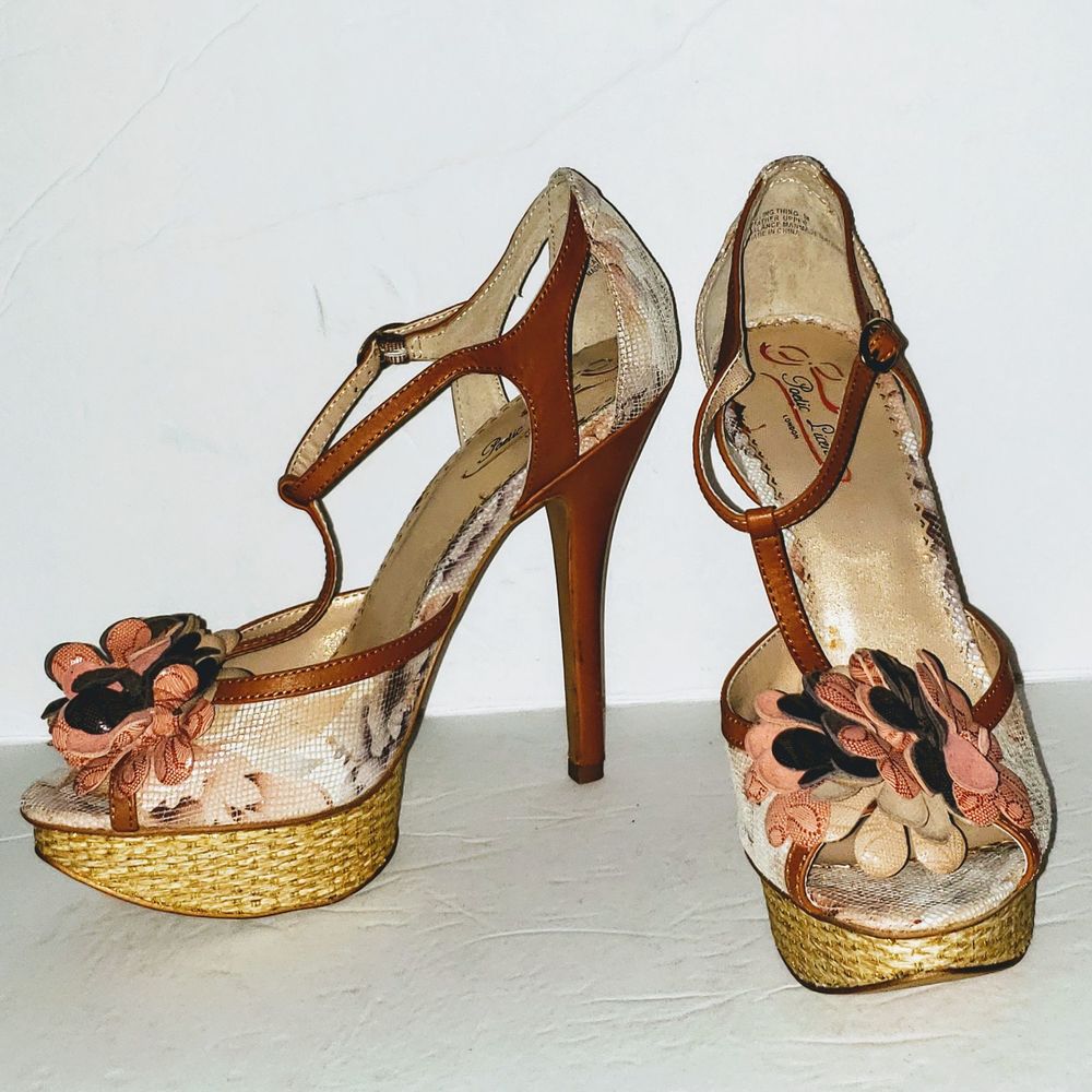 Poetic License Pumps A FLING THING Brown Floral